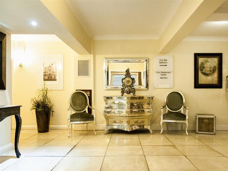 Oyo Clayton Lodge นิวคาสเซิล-อันเดอร์-ไลม์ ภายนอก รูปภาพ