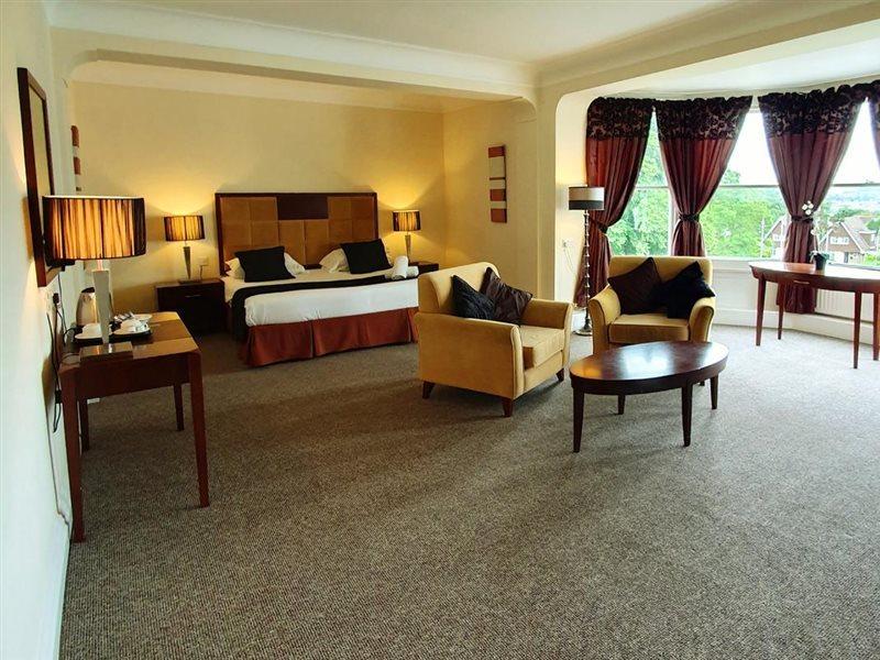 Oyo Clayton Lodge นิวคาสเซิล-อันเดอร์-ไลม์ ภายนอก รูปภาพ