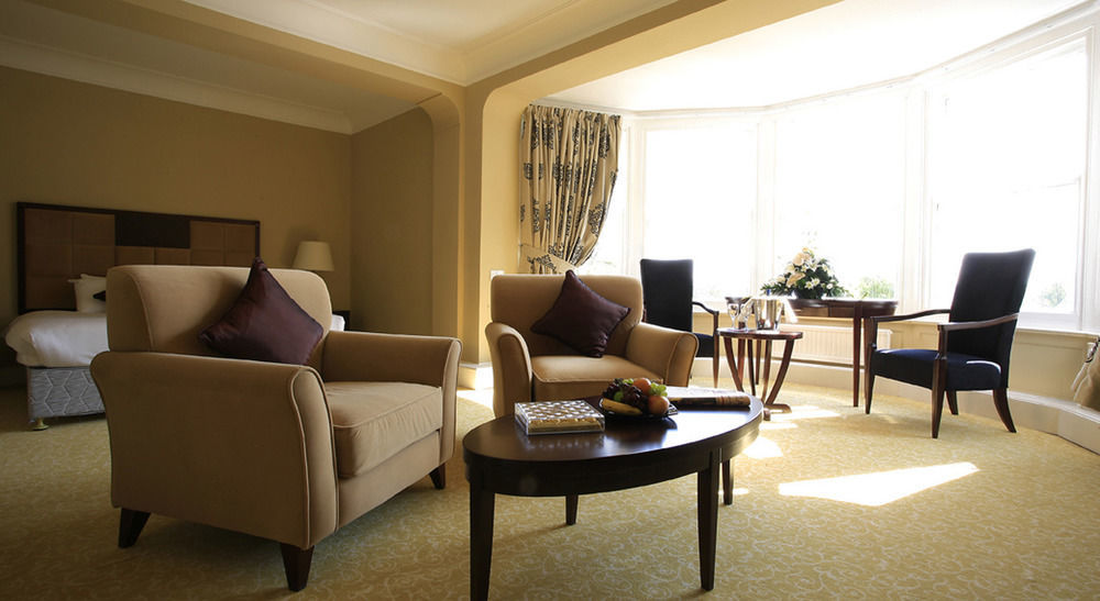 Oyo Clayton Lodge นิวคาสเซิล-อันเดอร์-ไลม์ ภายนอก รูปภาพ