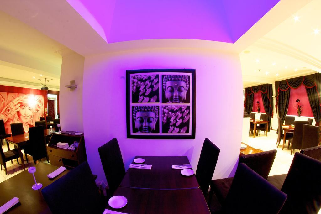 Oyo Clayton Lodge นิวคาสเซิล-อันเดอร์-ไลม์ ภายนอก รูปภาพ